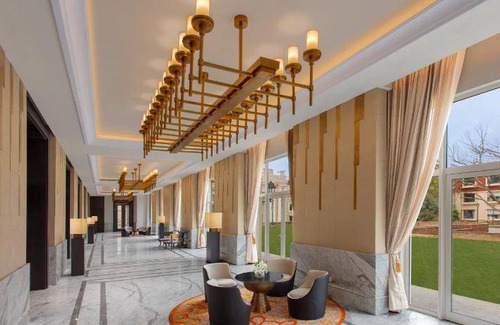 Amritsar Hotel | Spacious 5-Star Hotel with Pool and Spa for Up to 5 Guests