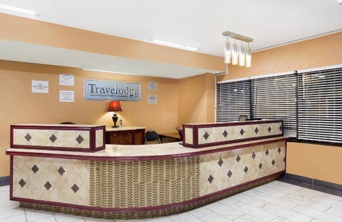 Downtown Reno Hotel | Comfortable Hotel Rooms with Restaurant & Kitchen Facilities