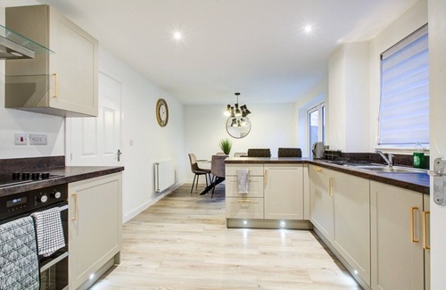 Colchester House | 33 CRANESBILL CLOSE, pet friendly, with a garden in Colchester