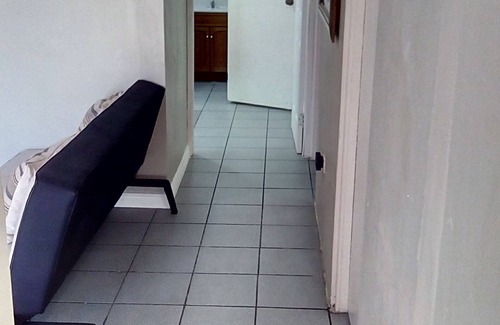 Woodbrook House | Deluxe Queen Room with Private Bath & Breakfast Included