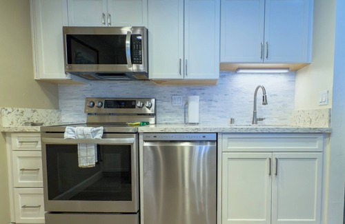 North Pacific Beach Condo | 33% OFF PB True Oceanfront 2 Bed 2 Bath 11/7/2025 thru 11/14/2025