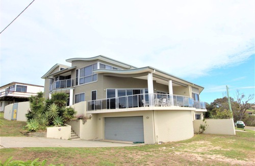 Crowdy Head House | Inviting Oceanfront Retreat at 33 Pacific Drive, Crowdy Head
