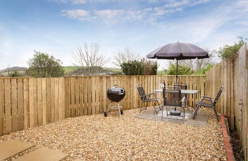 Newton Ferrers Apartment | Family-Friendly Retreat at 33 The Fairway Hotel