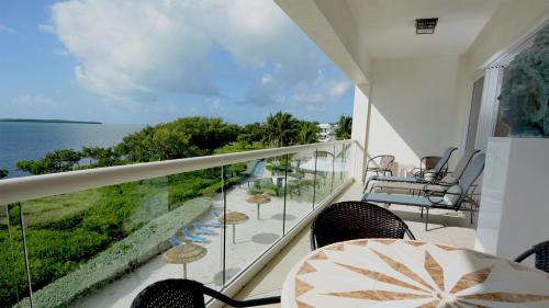 Rock Harbor Apartment | Oceanfront 333 Mariners Club: Rated 9.5, Pool & Hot Tub