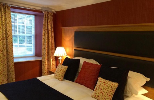 St. Andrews House | Experience 34 Argyle Guesthouse: Rated 9.9/10 by Guests