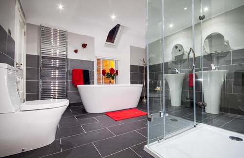 St. Andrews House | Experience 34 Argyle Guesthouse: Rated 9.9/10 by Guests