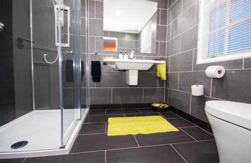 St. Andrews House | Experience 34 Argyle Guesthouse: Rated 9.9/10 by Guests