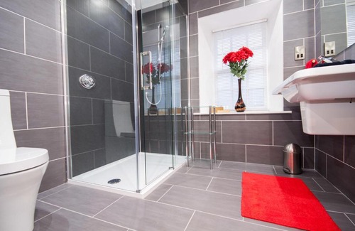 St. Andrews House | Experience 34 Argyle Guesthouse: Rated 9.9/10 by Guests
