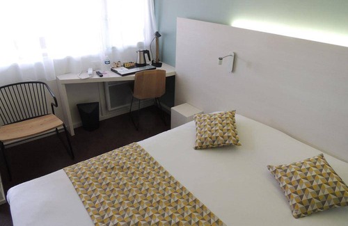 Metz-Tessy Hotel | Comfort Meets Convenience at Hôtel Annecy Aéroport