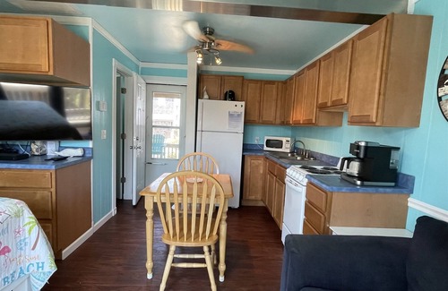 Hatteras Condo | Cozy 34 Sailing In A Gale Studio with Kitchen & Breakfast