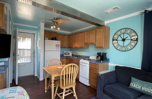 Hatteras Condo | Cozy 34 Sailing In A Gale Studio with Kitchen & Breakfast