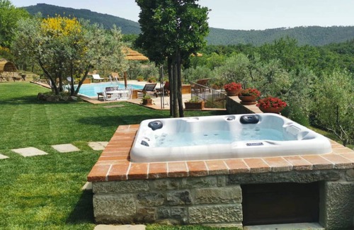 Castiglion Fiorentino Villa | 340 m² Villa ∙ 5 bedrooms ∙ 10 guests