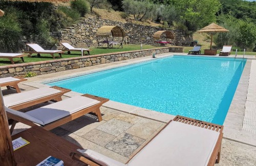 Castiglion Fiorentino Villa | 340 m² Villa ∙ 5 bedrooms ∙ 10 guests