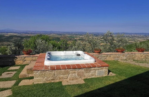 Castiglion Fiorentino Villa | 340 m² Villa ∙ 5 bedrooms ∙ 10 guests