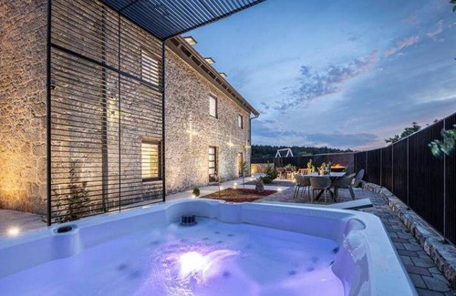 Veljun Primorski Resort | 340 m² Resort ∙ 6 bedrooms ∙ 12 guests