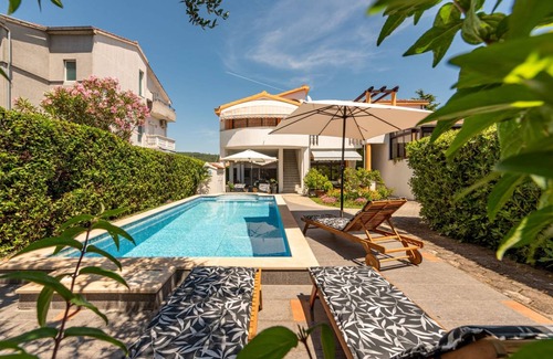 Bibinje Villa | Spacious Villa with Pool and Mountain Views for 12 Guests