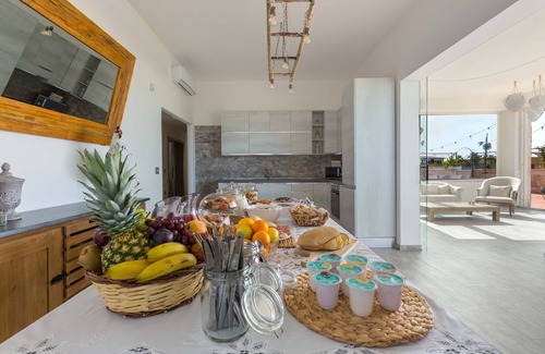 San Pancrazio Salentino House | Cozy Stay at B&B Le Radici Del Salento with Breakfast