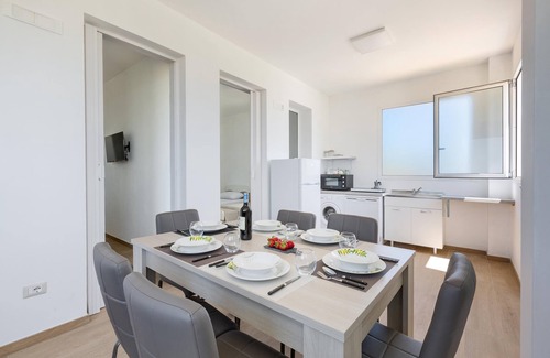 Lequile Apartment | Guest Rated: 10/10 Villa La Quiete with Pool & Breakfast