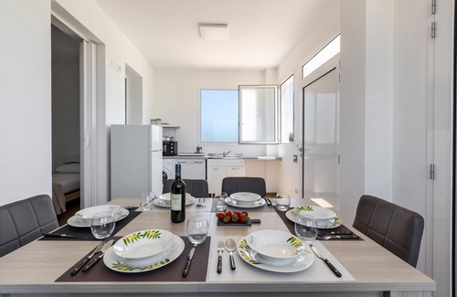 Lequile Apartment | Guest Rated: 10/10 Villa La Quiete with Pool & Breakfast