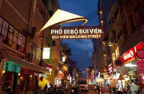 Downtown Ho Chi Minh City Apartment | Guest Rated: 10/10 at Pham Ngu Lao International Plaza