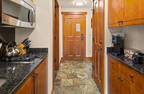 Stowe Area Cabin | Premium Studio with Pool & Mountain Views at NATIONAL