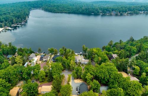 Lake Harmony Estates House | Spacious 7-Bedroom Retreat with Pool & Mountain Views