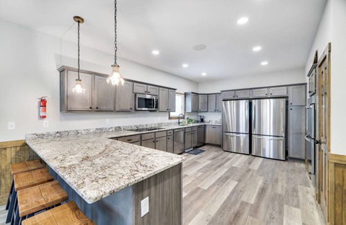 Lake Harmony Estates House | Spacious 7-Bedroom Retreat with Pool & Mountain Views