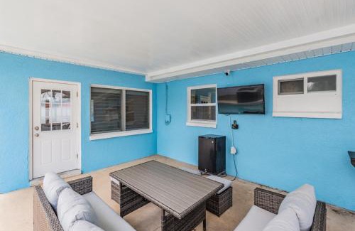 Largo House | 3442 Azalea Pl