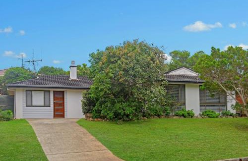 Port Macquarie House | Pet-Friendly Retreat at 35 Calwalla Crescent, Port Macquarie
