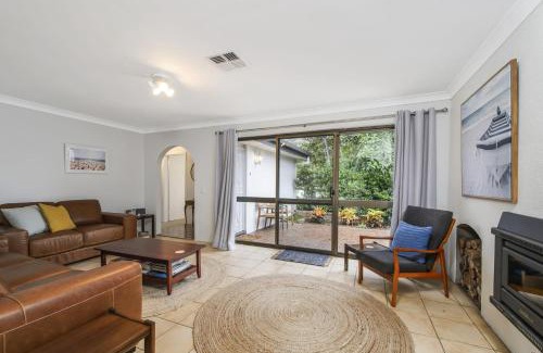 Port Macquarie House | Pet-Friendly Retreat at 35 Calwalla Crescent, Port Macquarie