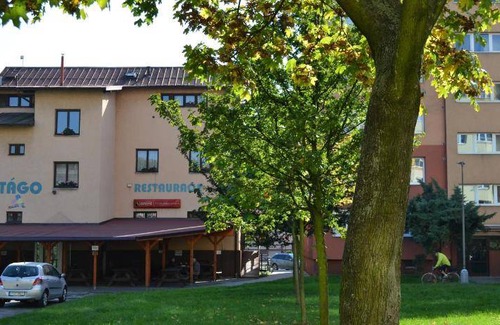 Bohumin Bed & Breakfast | Cozy 2-Bedroom B&B for 6 Guests - Pet Friendly & Restaurant