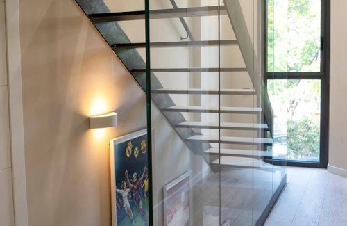 Castelldefels Bed & Breakfast | Cozy Bed and Breakfast with Kitchen Amenities Awaits You