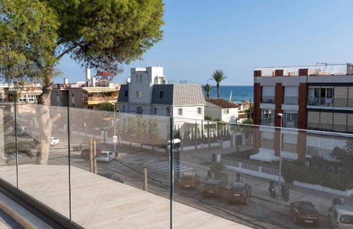 Castelldefels Bed & Breakfast | Cozy Bed and Breakfast with Kitchen Amenities Awaits You