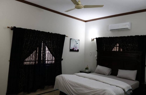 D.H.A. Bed & Breakfast | Cozy 4-Star Bed and Breakfast with Kitchen for 3 Guests