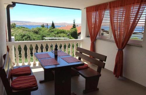 Ribarica Apartment | Cozy Oceanfront Apartment Keser – Steps from the Sea
