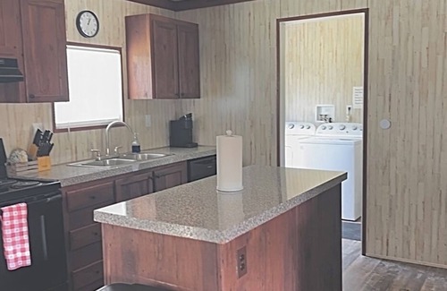 Clermont House | Pet-Friendly Retreat: 35 Min to Disney with Top Amenities
