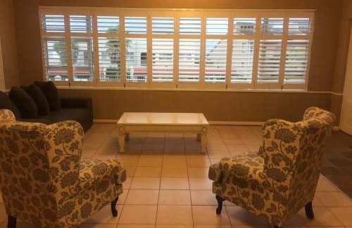 Gonubie Apartment | Cozy Retreat at 35 on Pearce with Oceanfront Views