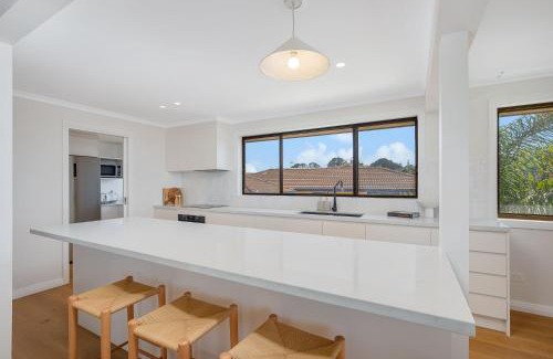 Bermagui House | Pet-Friendly Stay at 35 Scenic Drive with Breakfast Included