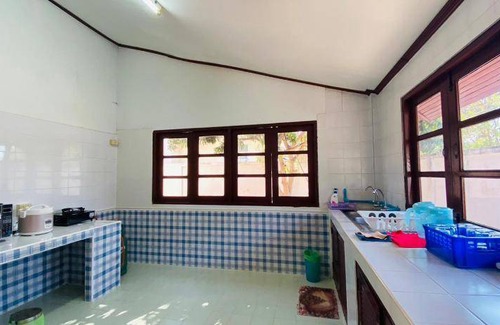 Puk Tian House | Spacious Oceanfront Retreat with 3 Bedrooms for 15 Guests