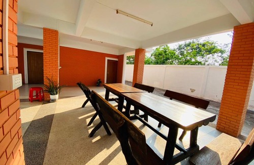 Puk Tian House | Spacious Oceanfront Retreat with 3 Bedrooms for 15 Guests