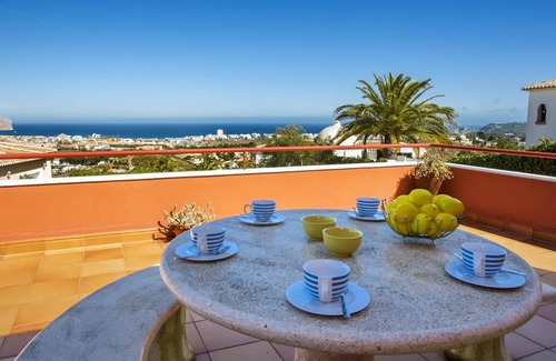 Javea Villa | 350 m² Villa ∙ 5 bedrooms ∙ 10 guests