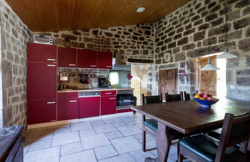 Sanilhac Cottage | Unique 350-Year-Old Sandstone House with Valley Views