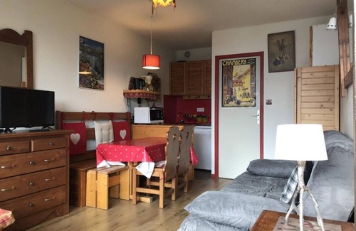 Plan Peisey Apartment | 350m from ski slopes, 4th floor, view mountain, balcony, tv, ski locker, 24m², Peisey-Vallandry