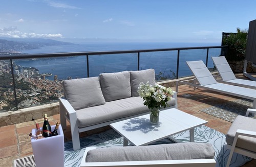 La Turbie House | Spacious 5-BR House with Heated Pool in Tranquil Setting