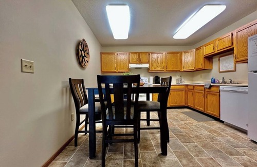 Middletown House | Cozy 2 Bedroom Home with Kitchen in Middletown, OH