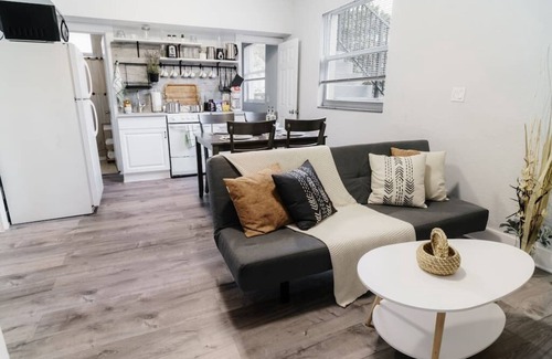 Coral Way Apartment | Modern Apartment Near Brickell & Coral Gables - 10/10 Rating