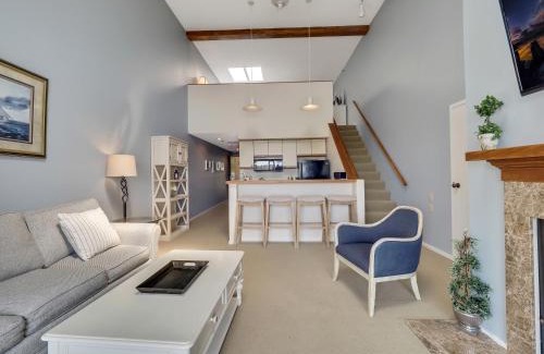 Charlevoix House | Child-Friendly Getaway at 356 Edgewater Inn with Hot Tub