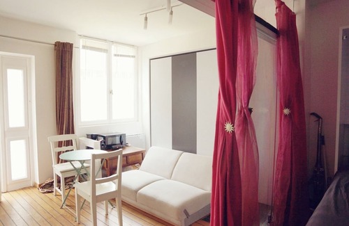 Cachan Apartment | Cozy 35m² Apartment Near Paris with Kitchen & Breakfast