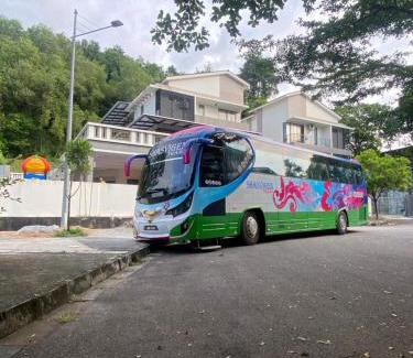 Bayan Lepas House | Ideal 9BR Villa with Pool, KTV & BBQ Near SPICE Arena