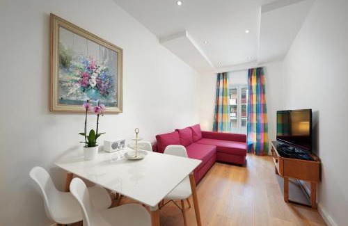 Mitte Apartment | Charming Deluxe Apartment in Design Hotel Vosteen